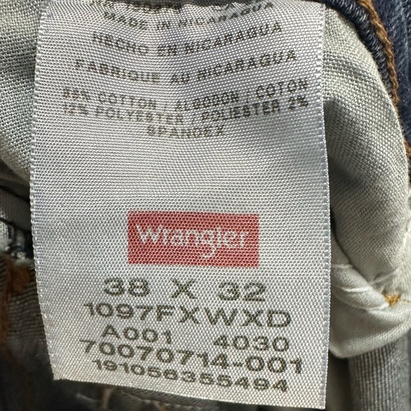 Men’s wrangler jeans 38x32 - Picture 2 of 3